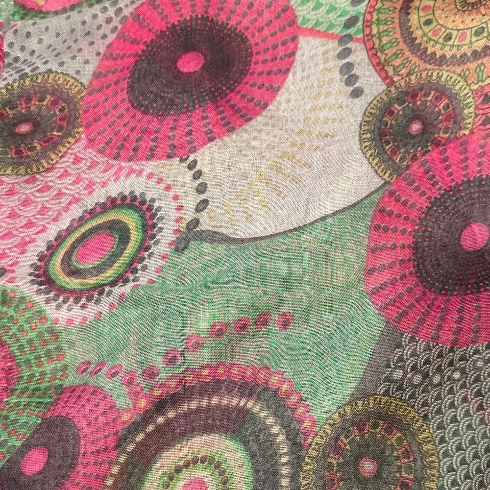 Colorful Geometric Patterned Scarf - Picture 4 of 4